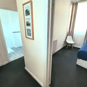 2 Bedroom Ground Floor Flat - Mins To Beach Bournemouth